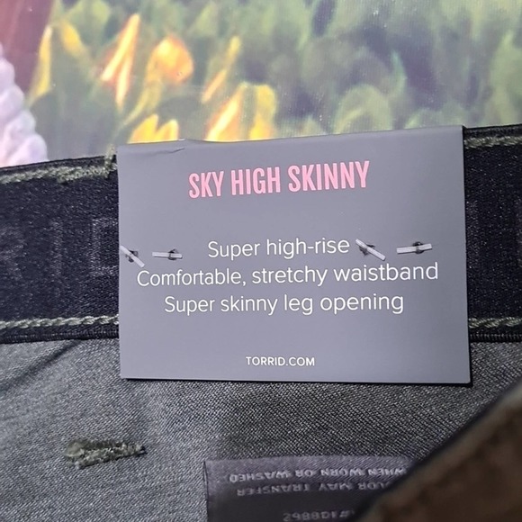 Torrid Sky High Skinny Jeans Size 24XS NWT - Picture 6 of 8